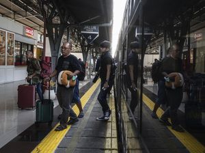 Besok Long Weekend, 33 Ribu Warga Jakarta Hari Ini Naik Kereta Jarak Jauh Besok Long Weekend, 33 Ribu Warga Jakarta Hari Ini Naik Kereta Jarak Jauh