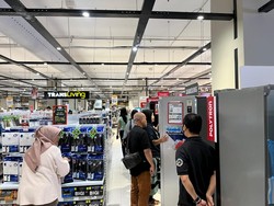 Malam Minggu, Pengunjung Transmart Serbu Produk Elektronik
