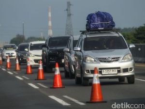 Tol Japek Macet, Contraflow Diterapkan dari GT Cikatama Sampai Km 46