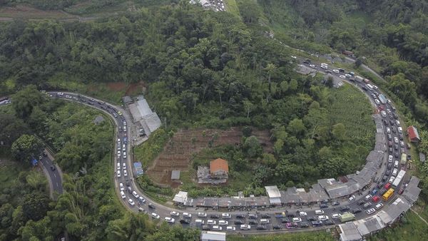 Foto Udara Jalur Selatan Lingkar Gentong Padat Kendaraan