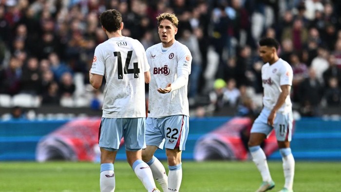LONDON, ENGLAND - MARCH 17: Nicolo Zaniolo of Aston Villa celebrate with Pau Torres after scoring a goal  during the Premier League match between West Ham United and Aston Villa at London Stadium on March 17, 2024 in London, England.(Photo by Sebastian Frej/MB Media/Getty Images)
