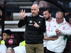 Setan Merah Masih Yakin Finis Empat Besar