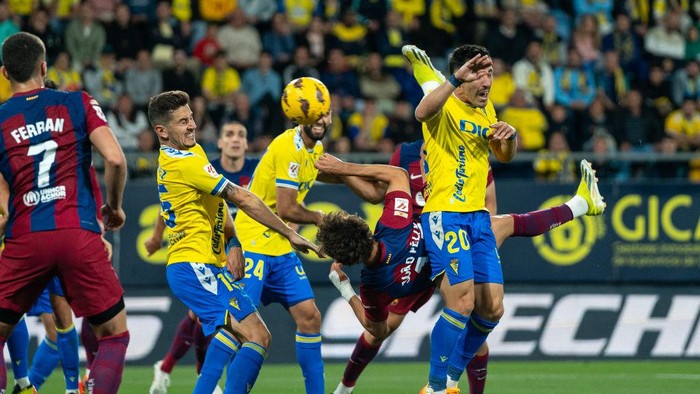 CADIZ, SPAIN - APRIL 13: Joao Felix of FC Barcelona shoots for goal during the Spanish league, La Liga EA Sports, football match played between Cadiz CF and FC Barcelona at Nuevo Mirandilla stadium on April 13, 2024, in Cadiz, Spain. (Photo By Joaquin Corchero/Europa Press via Getty Images)
