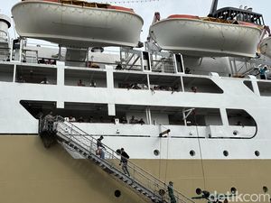 2.017 Penumpang Tiba di Pelabuhan Makassar Selama 2 Hari Arus Balik Lebaran 2.017 Penumpang Tiba di Pelabuhan Makassar Selama 2 Hari Arus Balik Lebaran