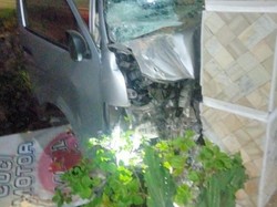 Penyebab Minibus Rombongan Pemudik Asal Bandung Tabrak Rumah, 5 Orang Luka