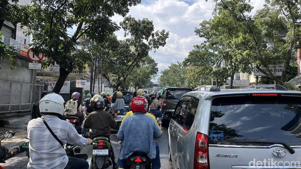Macet di Kota Bandung.