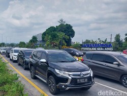 Simpang Karanglo Padat, Wisatawan Serbu Kota Batu Saat Arus Balik Lebaran