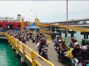Arus Balik Mudik, Pelabuhan Merak Mulai Diramaikan Pemudik Bermotor Arus Balik Mudik, Pelabuhan Merak Mulai Diramaikan Pemudik Bermotor