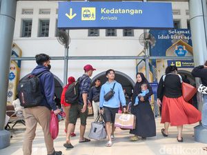Arus Balik di Stasiun Pasar Senen