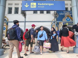 Arus Balik di Stasiun Pasar Senen