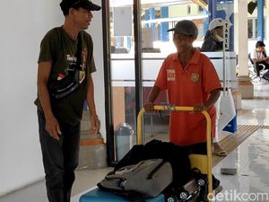 Porter di Terminal Mengwi Kerap Rindu Suasana Ramai Lebaran