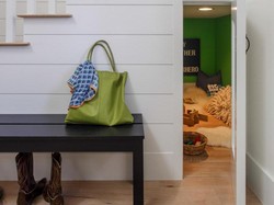 6 Cara Fungsikan Ruang Bawah Tangga, Ternyata Bisa buat Ini