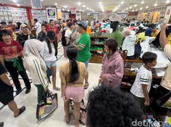 Libur Lebaran Segera Usai, Wisatawan Serbu Joger dan Krisna Oleh-oleh Bali