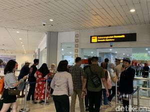 Ramai Penumpang Arus Balik di Bandara Ngurai Rai