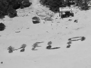 Tiga Orang Selamat dari Pulau Tak Berpenghuni gegara Tanda HELP Tiga Orang Selamat dari Pulau Tak Berpenghuni gegara Tanda HELP