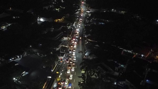 Arus Balik di Jalur Selatan Padat Merayap pada Minggu Malam