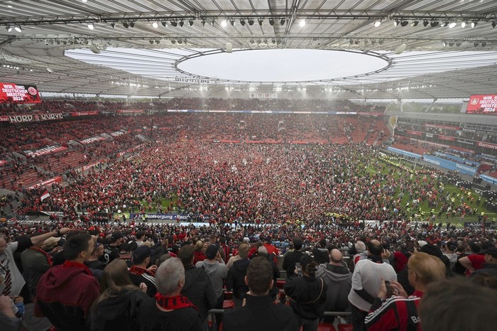 Pemandangan 'Gila' di BayArena Saat Bayer Leverkusen Juara Bundesliga