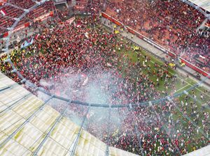 Pemandangan Gila di BayArena Saat Bayer Leverkusen Juara Bundesliga