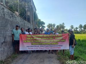 Jalan di Pantai Bali Taman Rusak Parah, Forum Anak Nelayan Buleleng Protes Jalan di Pantai Bali Taman Rusak Parah, Forum Anak Nelayan Buleleng Protes