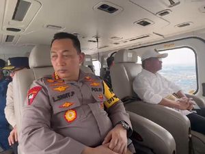 Momen Kapolri Bersama Menko PMK-Panglima Tinjau Arus Balik Via Udara