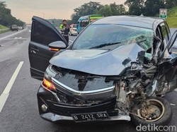 Minibus Tabrak 2 Kendaraan di Tol Cipali, 1 Orang Tewas