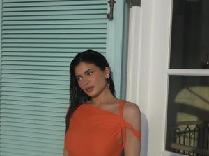 Kylie Jenner Dikecam Moralnya Rusak Setelah Jiplak Karya Baju Desainer Lain Kylie Jenner Dikecam Moralnya Rusak Setelah Jiplak Karya Baju Desainer Lain