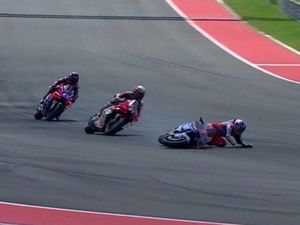 Kata Acosta Lihat Marquez Crash Lagi Pimpin Balapan