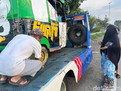Batal Diperbaiki di Mojokerto, Bajaj Pemudik Diangkut Truk Towing ke Jakarta