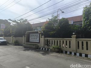 Tahanan Polsek Dukuh Pakis Ngaku Pinjam Uang untuk Kabur Naik Bus ke Jakarta Tahanan Polsek Dukuh Pakis Ngaku Pinjam Uang untuk Kabur Naik Bus ke Jakarta