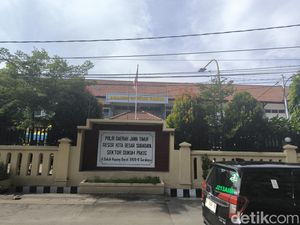 Tahanan Polsek Dukuh Pakis Surabaya yang Kabur Berhasil Ditangkap Tahanan Polsek Dukuh Pakis Surabaya yang Kabur Berhasil Ditangkap