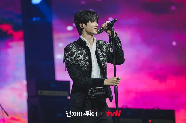 Potret Byeon Woo Seok dalam drama 'Lovely Runner'/ Foto: instagram.com/tvn_drama Potret Byeon Woo Seok dalam drama 'Lovely Runner'