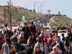 Video: Lautan Warga Palestina Tertahan di Pintu Masuk Gaza Utara