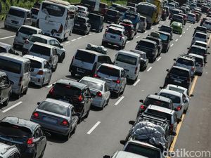 Info Lalu Lintas di Tol Arah Jakarta Pagi Ini: Jagorawi-Japek Padat