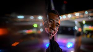 Secuil Kisah Memeluk Rindu Melangkah Pulang