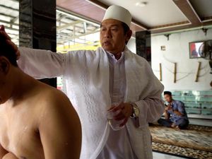Pertobatan Pecandu Narkoba di Hikmah Syahadah, Ponpes Buatan Kyai Romdin Pertobatan Pecandu Narkoba di Hikmah Syahadah, Ponpes Buatan Kyai Romdin