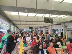Stasiun Pasar Senen Tetap Ramai di H+5 Lebaran, Penumpang Terheran-heran