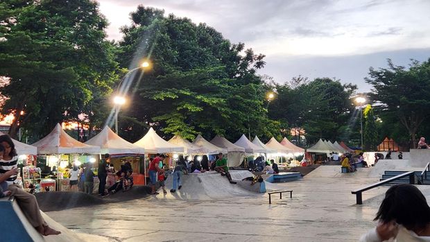 Suasana di RPTRA Kalijodo pada Senin (15/4/2024)-(Adrial/detikcom) Suasana di RPTRA Kalijodo pada Senin (15/4/2024)-(Adrial/detikcom)