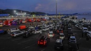 Suasana Puncak Arus Balik di Pelabuhan Merak