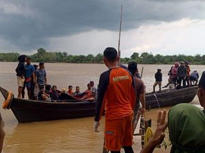 Aizah Bocah yang Tenggelam di Sungai Batanghari Ditemukan Tewas Aizah Bocah yang Tenggelam di Sungai Batanghari Ditemukan Tewas