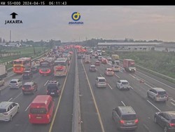 Titik-titik Macet Arus Balik di Tol Cikampek dan Layang MBZ Senin Pagi