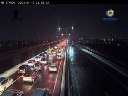 Tol Layang MBZ Arah Jakarta Macet di Km 14-19 Saat Puncak Arus Balik