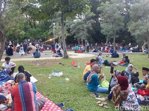 Hari Terakhir Cuti Lebaran, Warga Ramai Datangi Tebet Eco Park