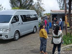15 Ribu Wisatawan Serbu Gunung Bromo Selama Libur Lebaran 2024 15 Ribu Wisatawan Serbu Gunung Bromo Selama Libur Lebaran 2024