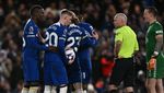 Detik-detik Pemain Chelsea Berebut Penalti
