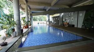11 Potret Rumah Megah Tompi di Bintaro, Klinik Hingga Kafe Jadi Satu
