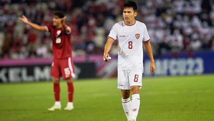 Indonesia Tumbang 2-0 dari Qatar Indonesia menghadapi Qatar di partai penyisihan Grup A Piala Asia U-23 2024. Bermain di Stadion Jassim Bin Hamad, Senin (15/4), Indonesia tumbang 2-0.