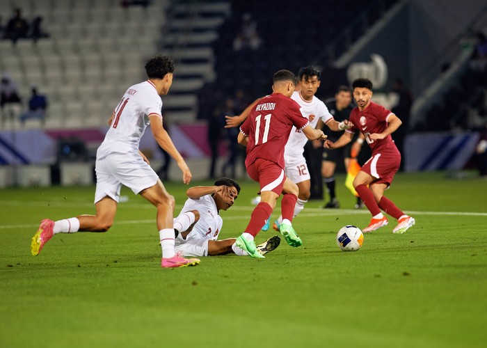 Indonesia menghadapi Qatar di partai penyisihan Grup A Piala Asia U-23 2024. Bermain di Stadion Jassim Bin Hamad, Senin (15/4), Indonesia tumbang 2-0.