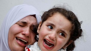 Isak Tangis di Pemakaman Pemuda Palestina