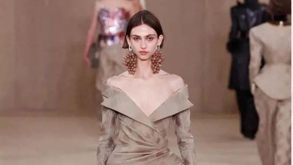 10 Koleksi Balmain untuk Musim Dingin 2024, Busana Terinspirasi Kota Bordeaux 10 Koleksi Balmain untuk Musim Dingin 2024, Busana Terinspirasi Kota Bordeaux