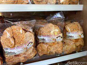 Keripik Jengkol hingga Rendang Paru Jadi Rekomendasi Oleh-oleh Padang Keripik Jengkol hingga Rendang Paru Jadi Rekomendasi Oleh-oleh Padang